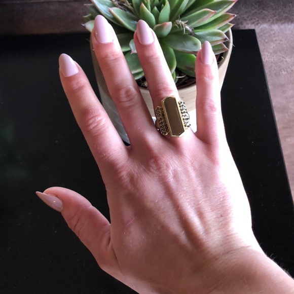 Lia Sophia ring Size 8 - Picture 2 of 7